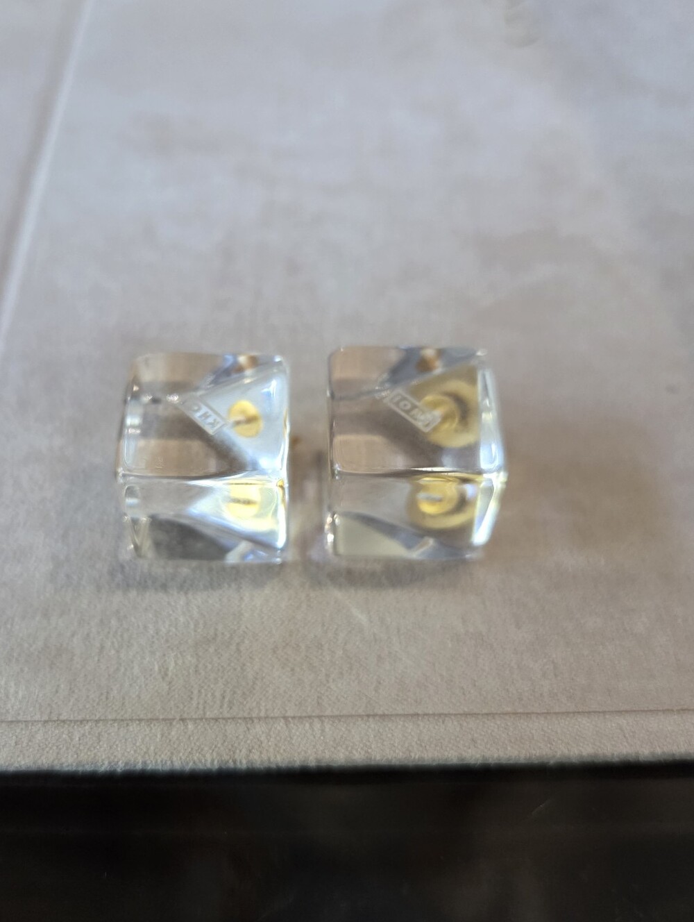 UBAH acrylic studs - Picture 5 of 6